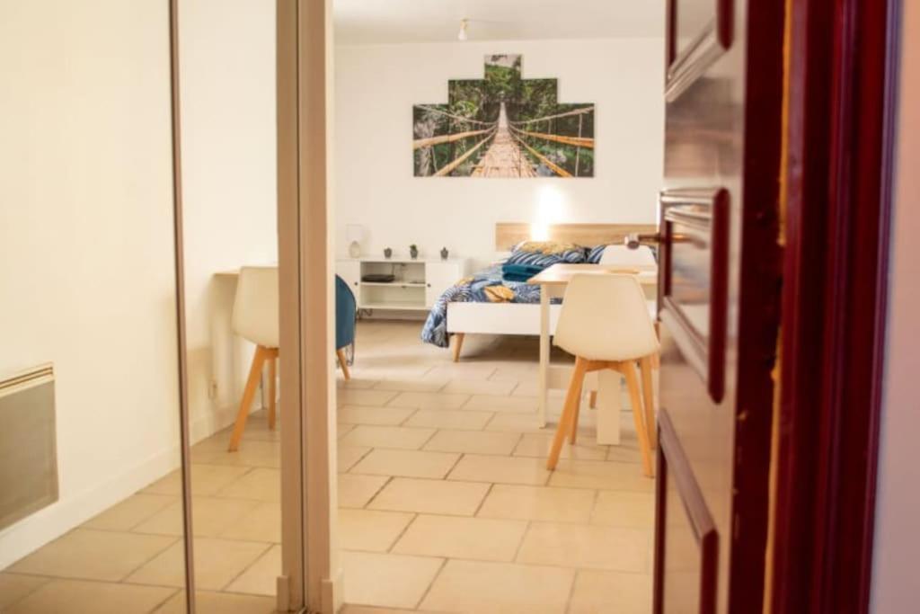 Studio Cosy Tv Wifi Confortable Et Chaleureux Gaillon Exterior photo